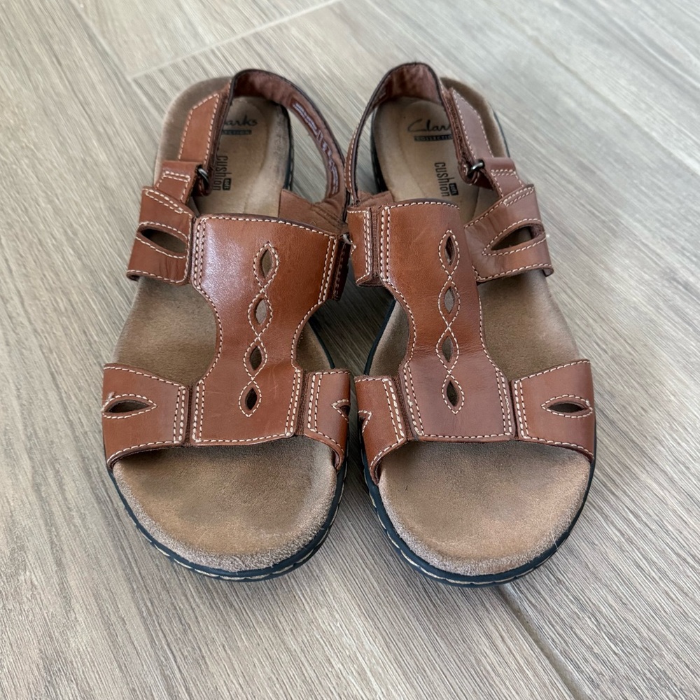 Clarks Leisa Lakelyn Flat Sandal